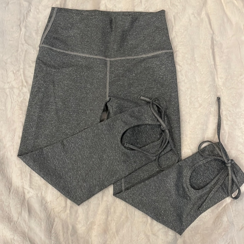 Aerie capri leggings, size medium, black, tie in back of legs